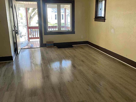 3rd image of 505 California Blvd