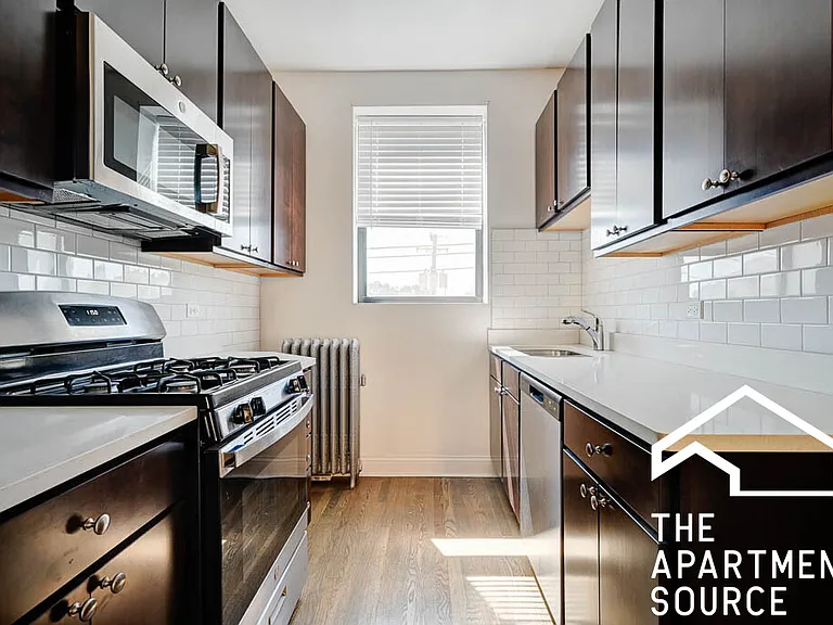 2426 N Sawyer Ave #2E — Photo 4