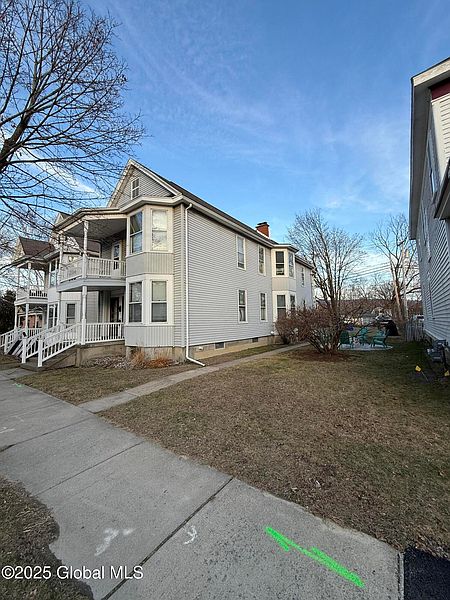 3rd image of 109 Third Street