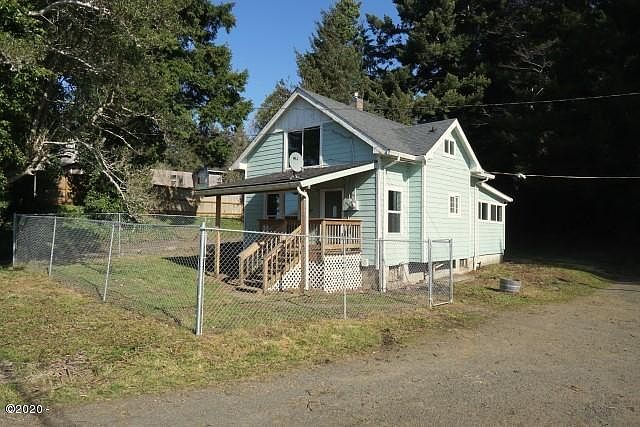 1st image of 121 Siletz Hwy