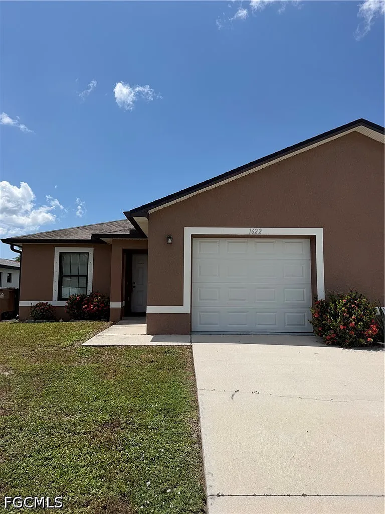 3 bed, 2.0 bath, 1209 sqft, $1,750 — Photo 1