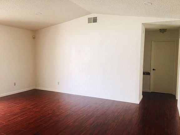 3rd image of 7411 Sunborough Ln