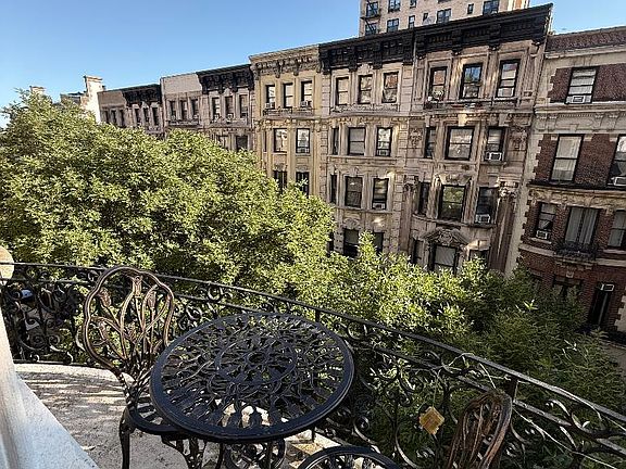 4th image of 306 W 105th St APT 7