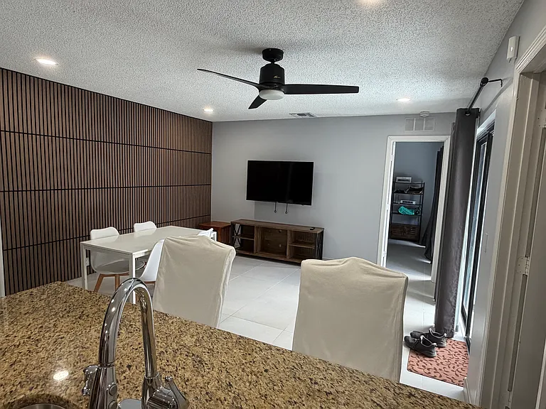 2505 W Woolbright Rd — Photo 7