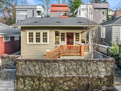 2572 3rd Avenue W, Seattle, WA, 98119