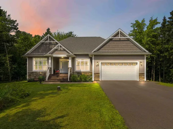 67 Glencairn Ave, Fall River, NS B2T 0G8
