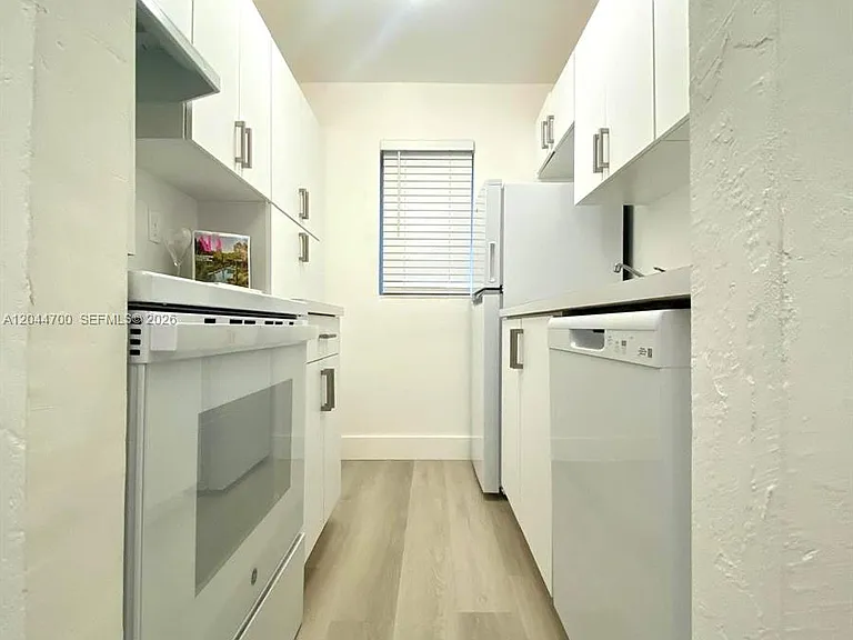 10901 N Kendall Dr #210 — Photo 8