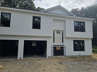 61 Church St, Bradford, RI 02808