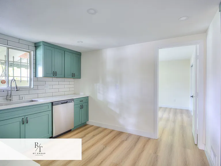 1032 S Golden West Ave #A — Photo 7