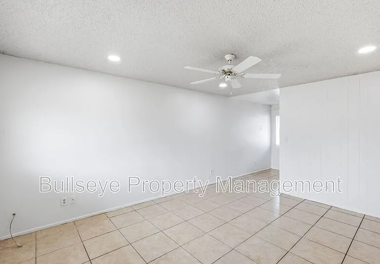 2245 W Glenrosa Ave #2 — Photo 5