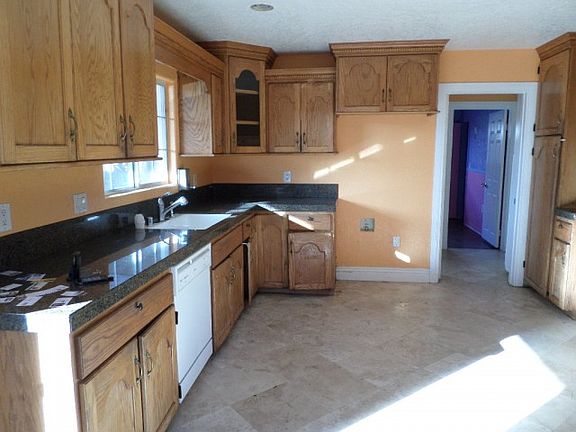 2nd image of 11817 Earlham St