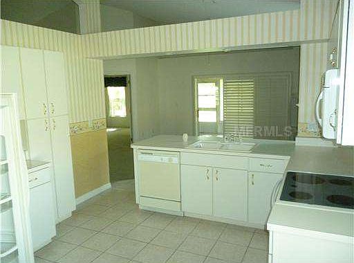 4th image of 3910 Doune Way