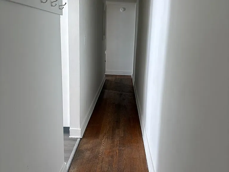 2528 Sunset Blvd — Photo 6