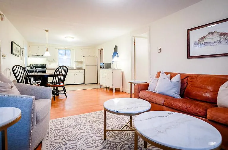 10 Holbrook St #2 — Photo 1