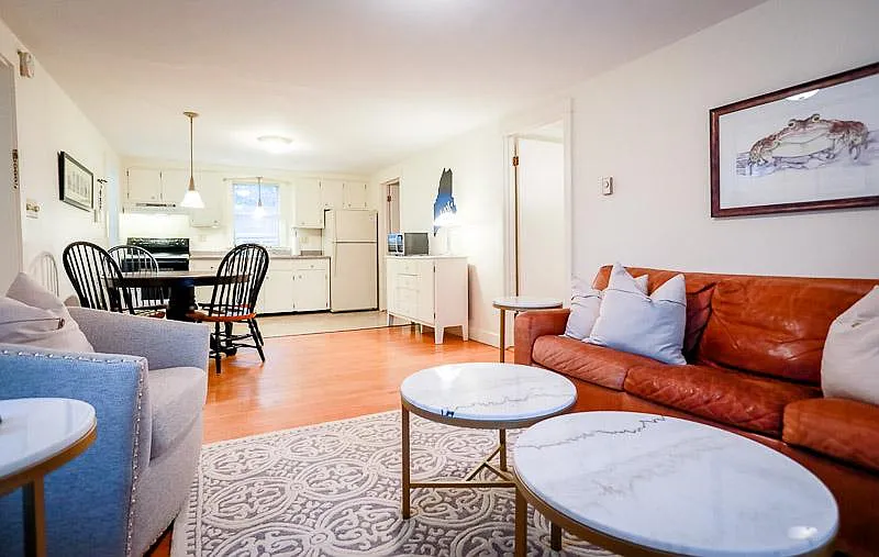 10 Holbrook St #2