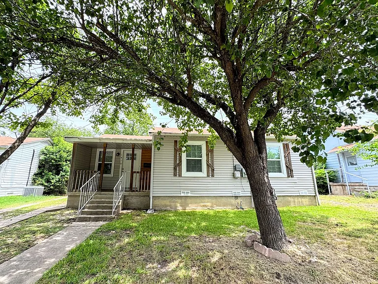 1410 E Barton Ave — Photo 1