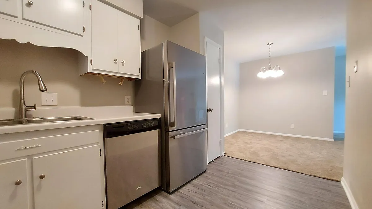 Building Photo - 1114 Schaub Dr #K