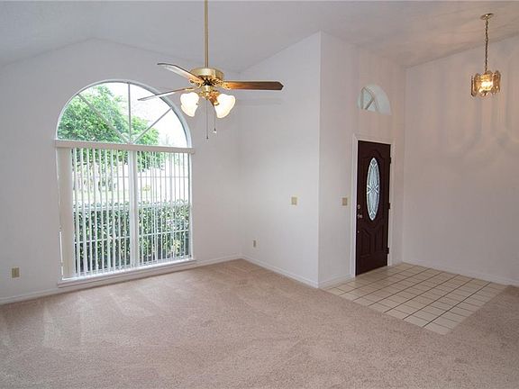 5th image of 1010 Corkwood Dr