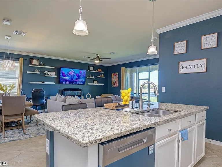 3652 E Hampton Cir — Photo 11
