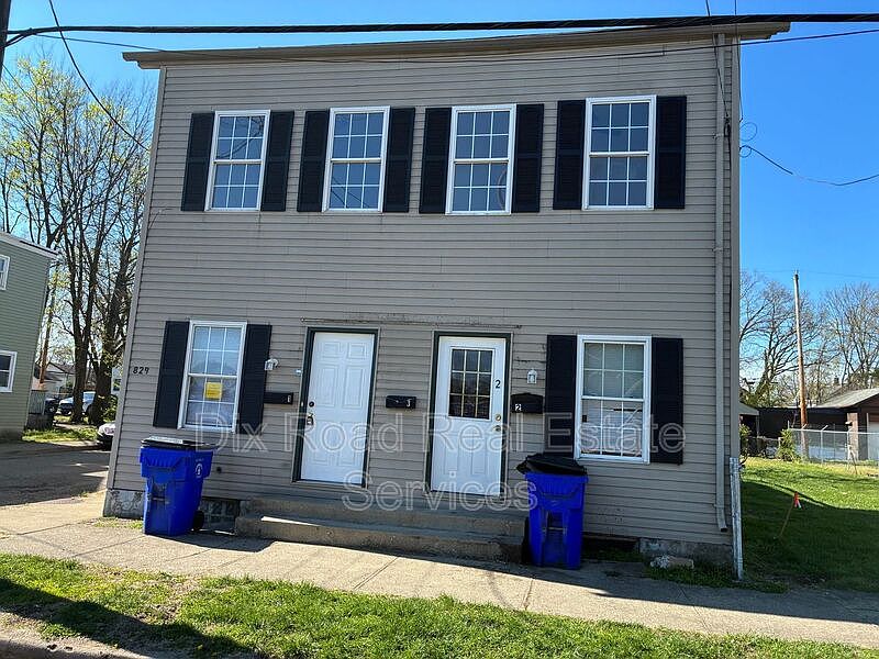 1st image of 829 Maple Ave APT 1