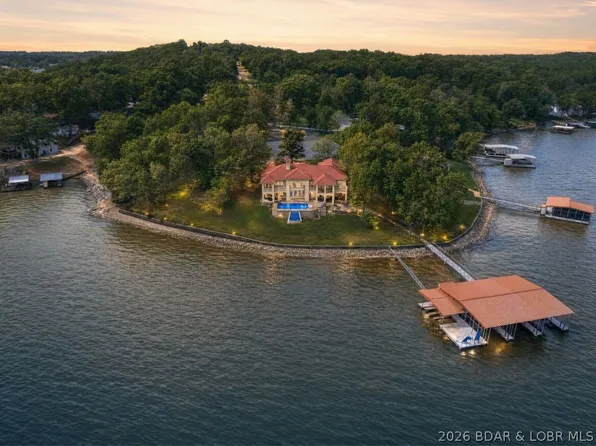32 Quiet Waters Ln, Sunrise Beach, MO 65079