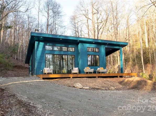 808 Mountain Cove Rd, Hendersonville, NC 28792