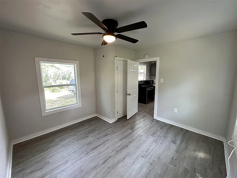 622 Scarbrough St — Photo 9