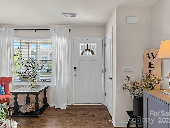 5th image of 64 Benedict Ln