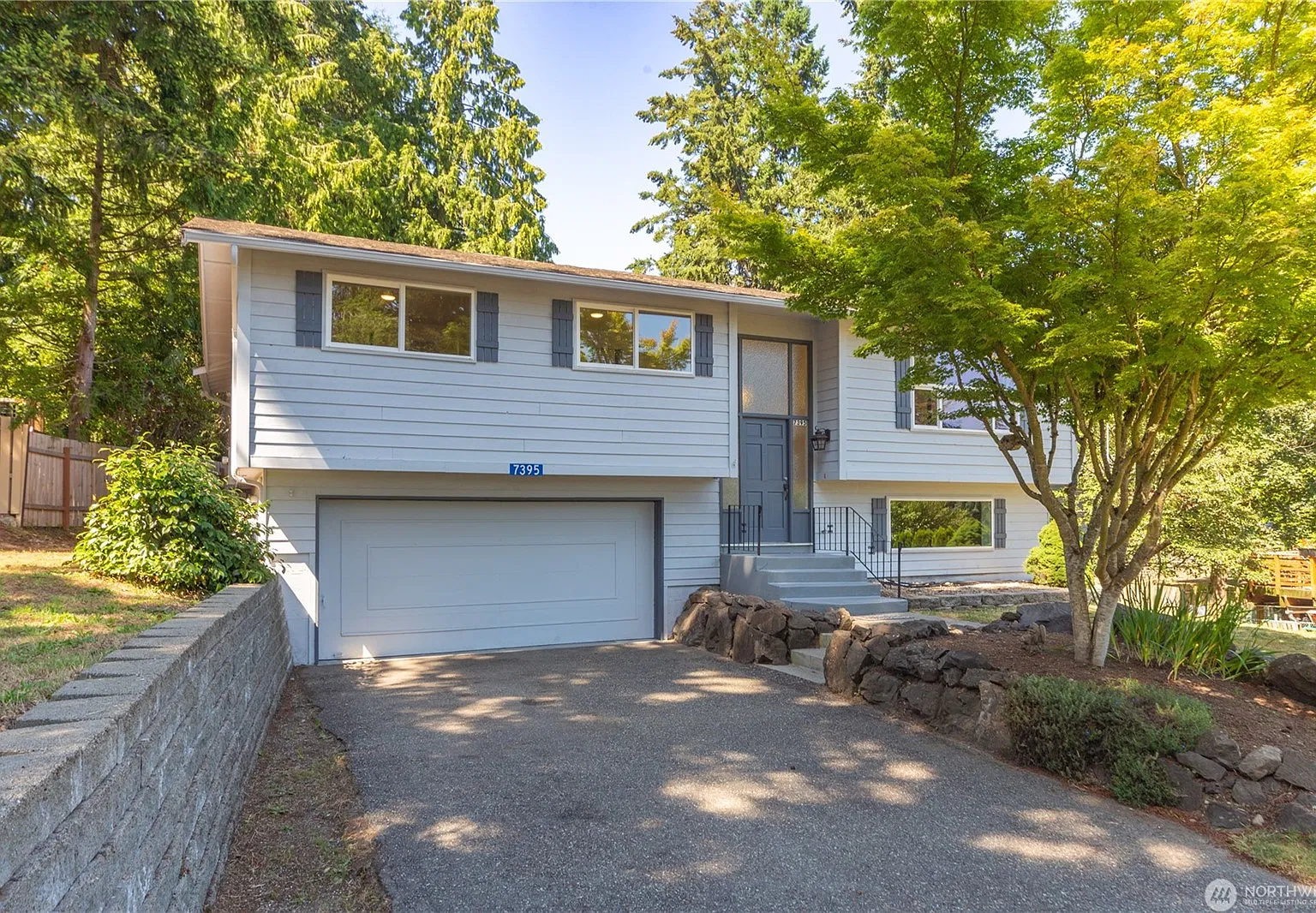 5 bed, 3250 sqft, $3,495 — Photo 1