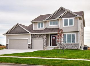 995 Spruce St, Waukee, IA 50263