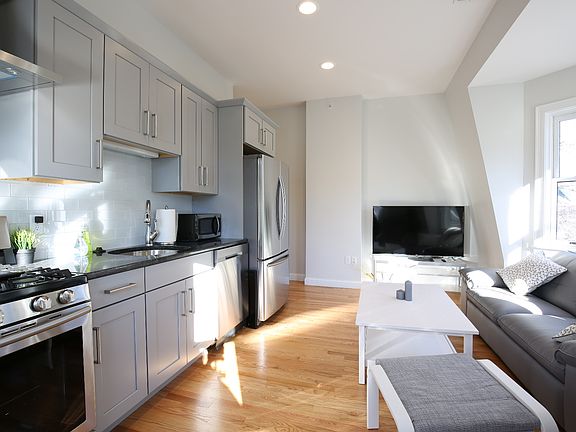 4th image of 20 George St #2L