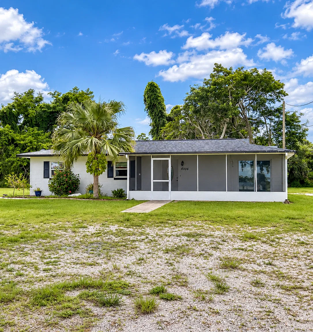 2 bed, 1.5 bath, 1300 sqft, $1,700 — Photo 1