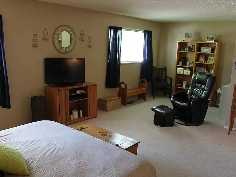 621 S Xenon Ct — Photo 10