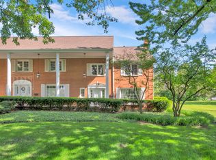 1 N Tower Rd, Oak Brook, IL 60523
