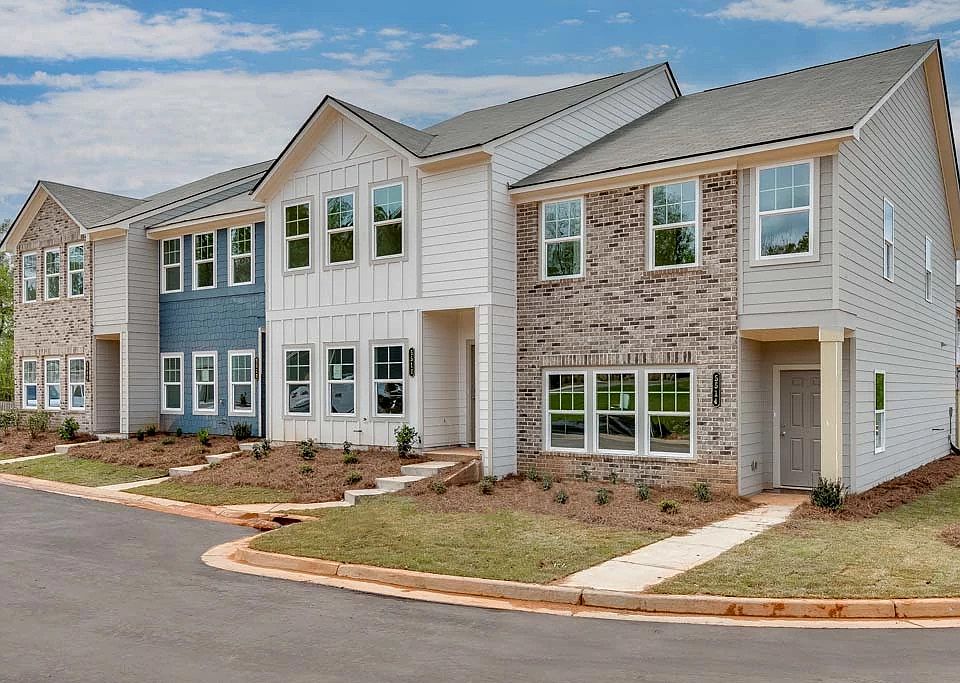 Laurelwood streetscape views.