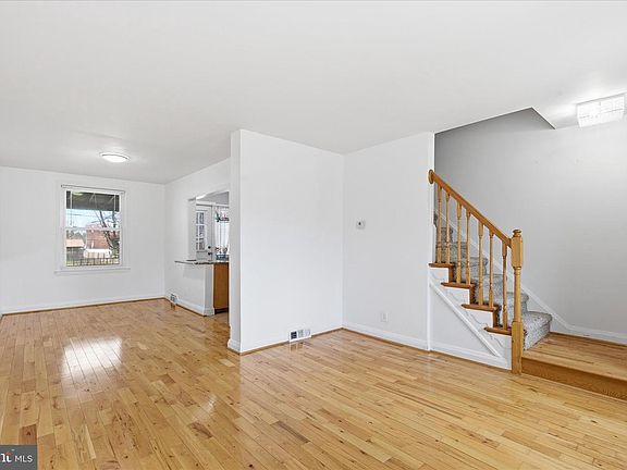 3rd image of 8521 Water Oak Rd