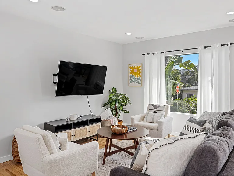 7103 Earldom Ave — Photo 11