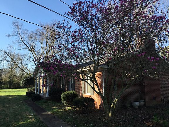 2nd image of 511 Twin Oak Dr