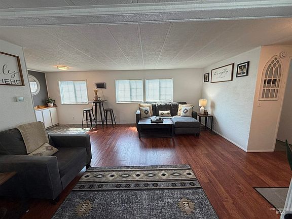 4th image of 411 N Almon #409