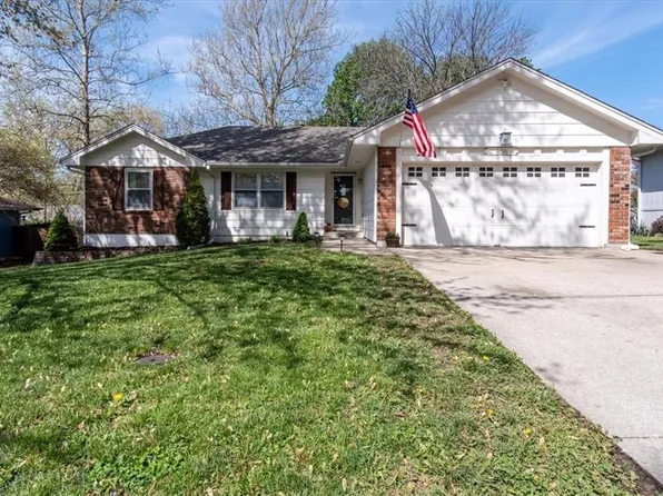 806 N Arnold Ave, Harrisonville, MO 64701