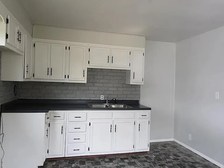 3 bed, 1100 sqft, $1,350 — Photo 4