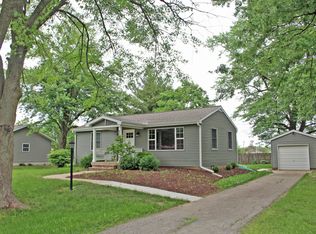 2006 N Willow Rd, Urbana, IL 61801