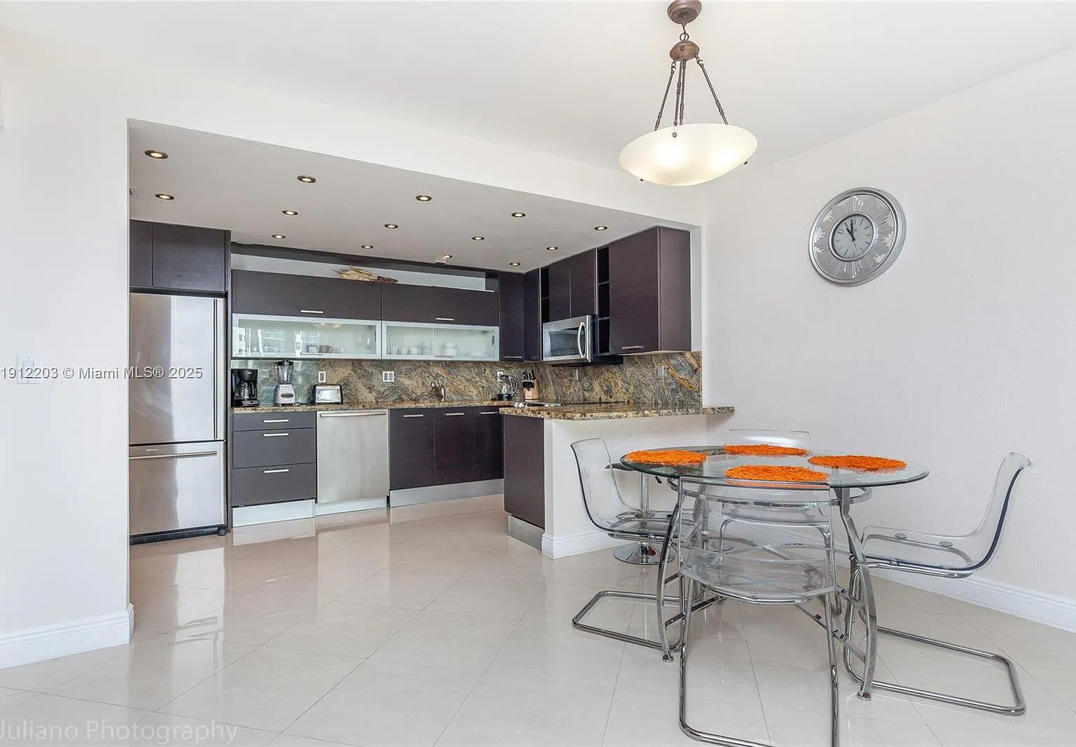 2 bed, 1505 sqft, $3,200 — Photo 2