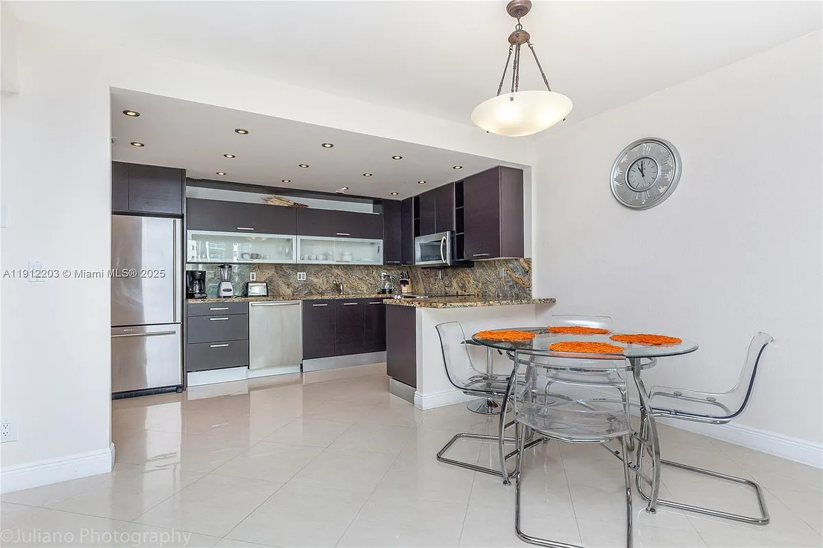 Building Photo - 19380 Collins Ave #427
