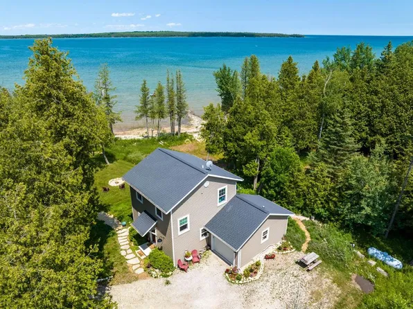 9370 County Road Q, Baileys Harbor, WI 54202