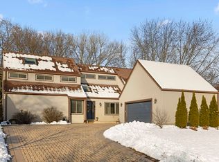 27W148 Robert Ave, Naperville, IL 60565