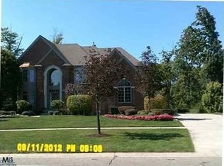 255 Wyngate Dr, Rochester, MI 48307