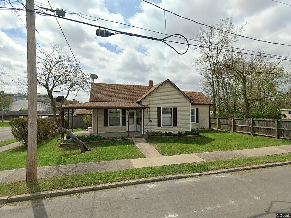 Lyon St