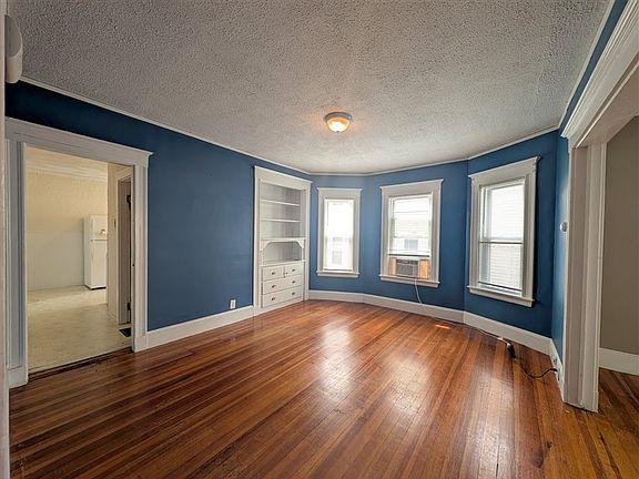 2nd image of 17-19 Mason St #1