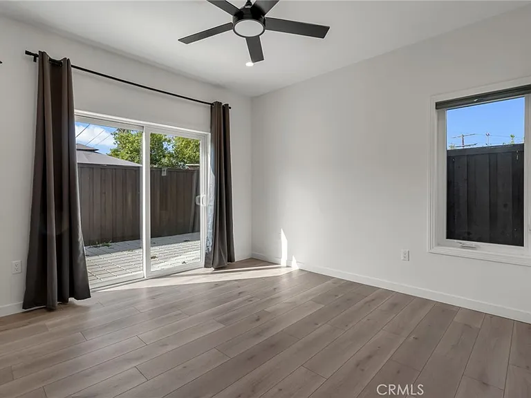 22434 Berdon St — Photo 25